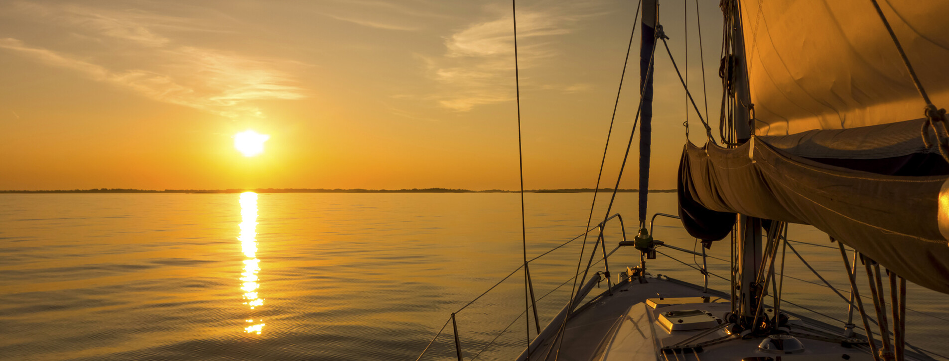 Фото 1 - Захід сонця на яхті для двох