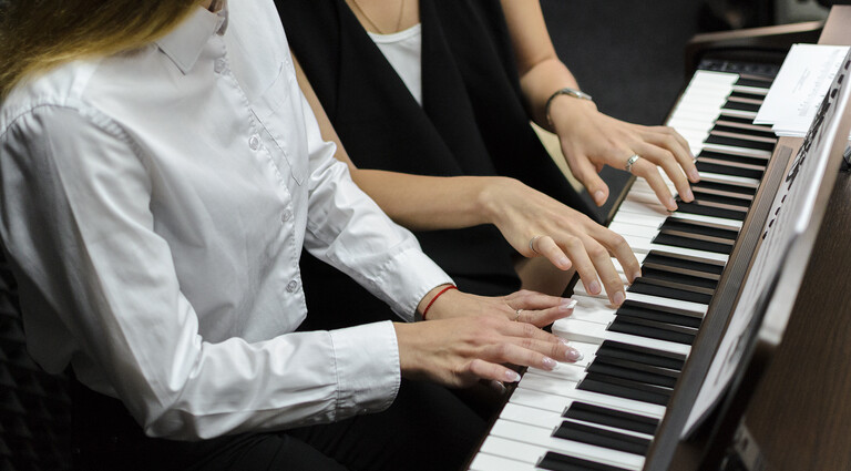 Убедитесь, что обучиться игре на фортепиано можно за 2 месяца.